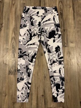 Balance Collection Black & White Floral Leggings